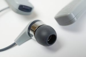 電車でイヤホンのうるさい音漏れを自分はしていないか確認する方法