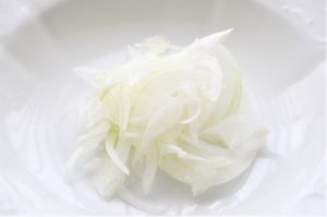 玉ねぎスライスが臭いのが苦手！臭いにくい調理方法と口臭を消す方法