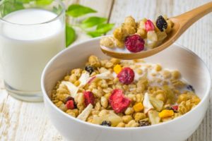 賞味期限切れグラノーラは未開封で半年なら大丈夫?開封済みの場合は?